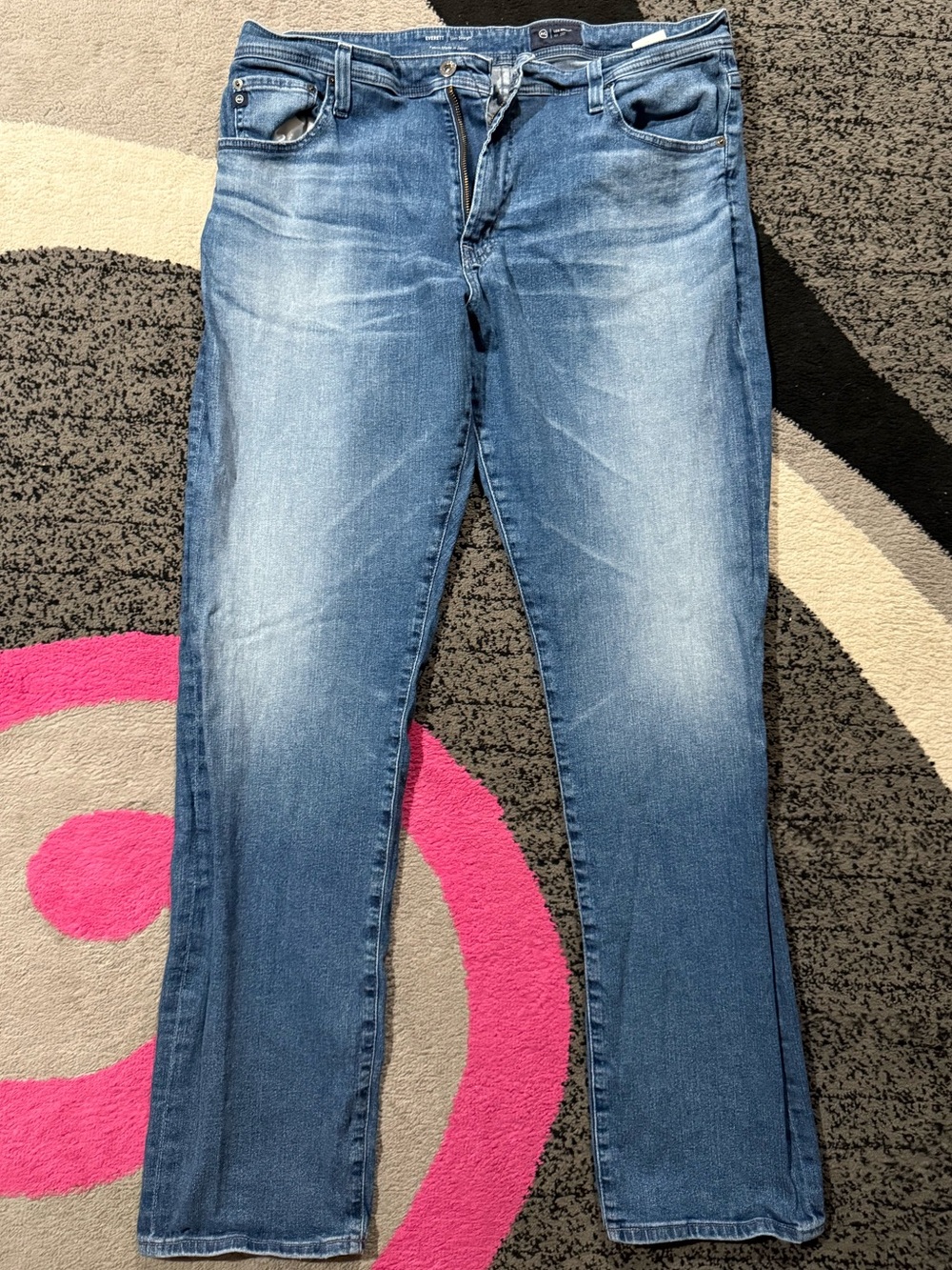 Straight Leg Women's Blue Jeans — Classic Mid-Rise Style